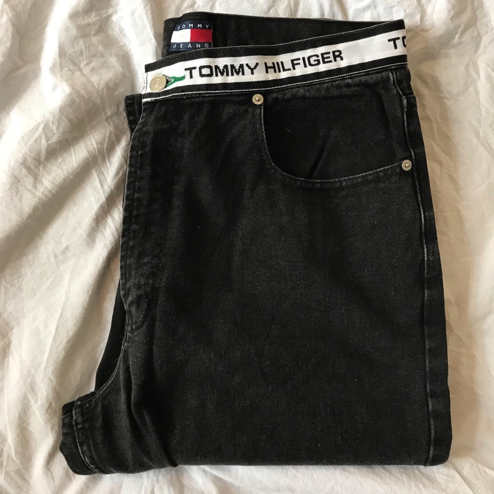 Men’s Tommy Hilfiger Black Straight Jeans.